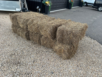 Straw Bales, Organic 40lbs - LIMITED OFFER