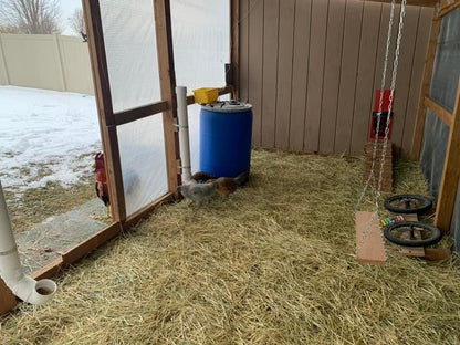 Straw Bales, Organic 40lbs - LIMITED OFFER